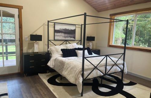 Verlot House | Mt Pilchuck view Cedar's Cabin