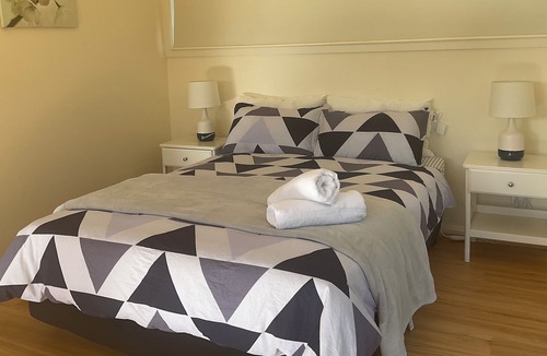 Healesville House | Mt Rael Corporate Retreat (6 separate cabins/suites) plus function centre