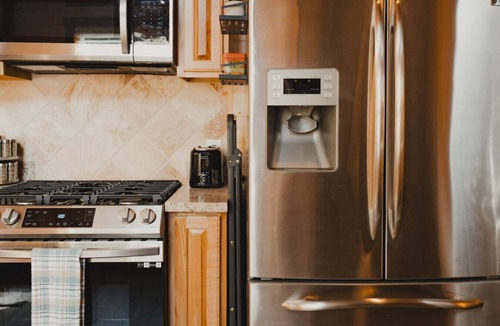 Paradise Estates Cabin | Mt Rainier Cabin- Waterfront/Hot Tub/EV/Firepit/AC