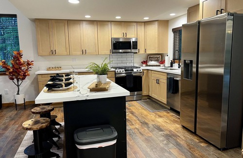 Ashford Cabin | Mt Rainier Getaway | Hot Tub, Fire Pit, EV