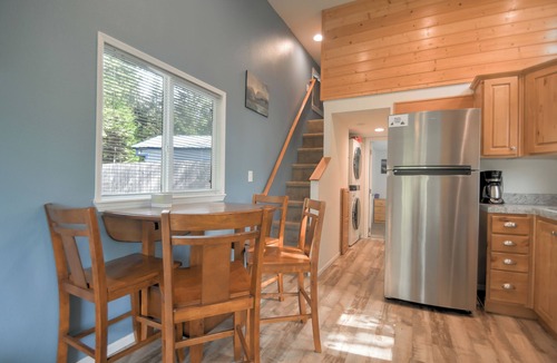 Packwood Cottage | Mt Rainier Riverfront Tiny Home in Packwood - White Pass Basecamp - AC - EV Plug