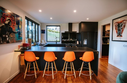 Wanaka House | Mt Roy Terrace - Art House