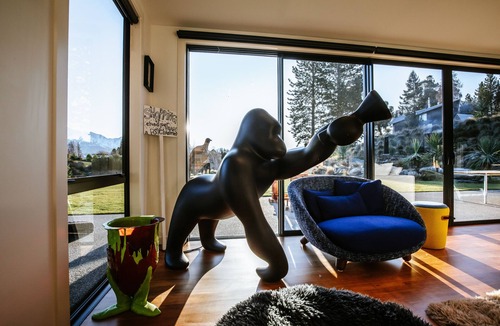 Wanaka House | Mt Roy Terrace - Art House