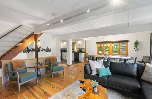 West Dover Ski Chalet | Mt Snow Game Chalet w/Hot Tub