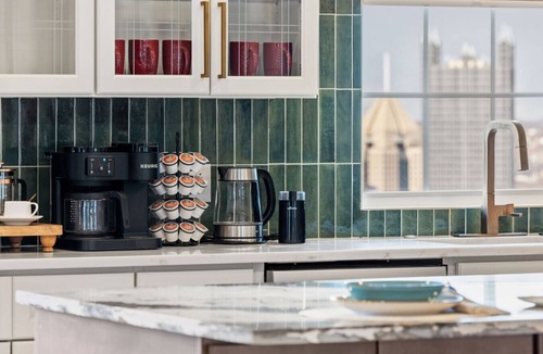 Mount Washington House | Mt. Washington Marvel. Stunning New Design, Epic Views, Hot Tub, Parking