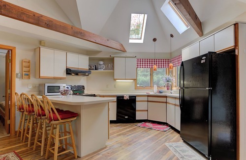 Bartlett House | Mt. Washington Valley Get Away - near Attitash Ski Resort & North Conway