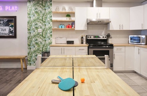Plateau Mont Royal Apartment | MTLVR #09 | Central Plateau, A/C, Ping-Pong