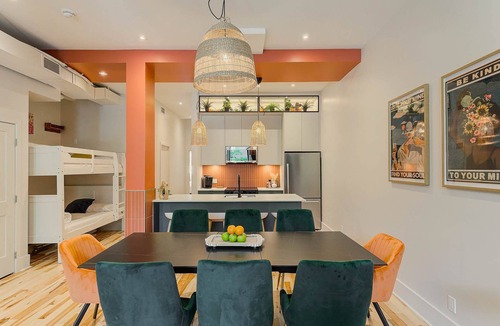 Plateau Mont Royal Apartment | MTLVR #18| Almost ground floor 6 beds, central A/C