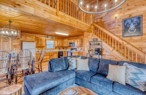 Walnut Mountain House | MTN Cabin Sleeps 10 - 5 Mins To Fishing & Camping
