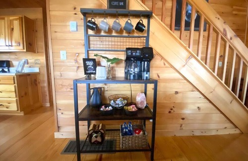 Walnut Mountain House | MTN Cabin Sleeps 10 - 5 Mins To Fishing & Camping