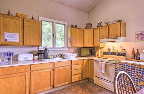 Millerton Apartment | Mtn & Cowanesque Lake Views! Charming Apt w/Deck