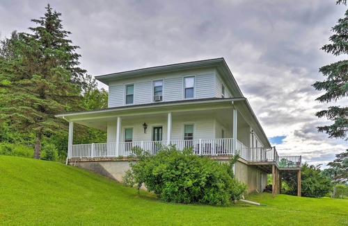 Millerton Apartment | Mtn & Cowanesque Lake Views! Charming Apt w/Deck