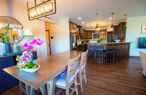 Lawton House | Mtn Escape Pool, Hot Tub, Fire Pit, Pet OK!