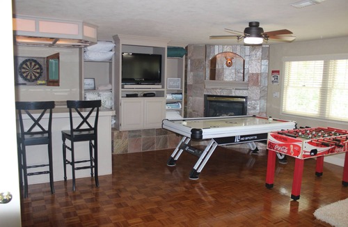 Running Springs House | Mtn Fun Lodge Big Spaces, Big Views, Endless Games