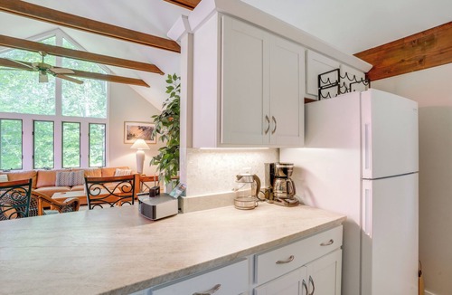 Nellysford Cottage | Mtn & Lake Views: Serene Wintergreen Resort Escape