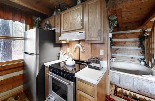 Smoky Mountains House | Mtn View Cabin, Sleeps 4, In the Woods, Deck, Hot Tub