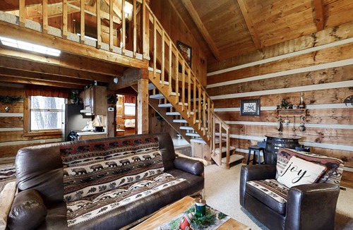 Smoky Mountains House | Mtn View Cabin, Sleeps 4, In the Woods, Deck, Hot Tub