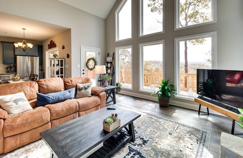 Ellijay Cottage | Mtn‑View Cabin w/Game Room, Hot Tub & Fire Pit