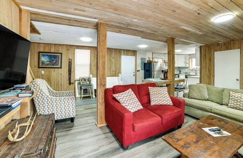 Long Eddy Cabin | Mtn-View Deck & Grill: Creekside Catskills Cabin!