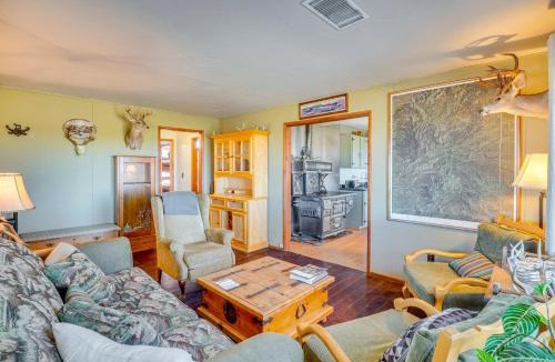 Patagonia House | Mtn-View Gem on 20 Acres: Patagonia Cabin Hideaway