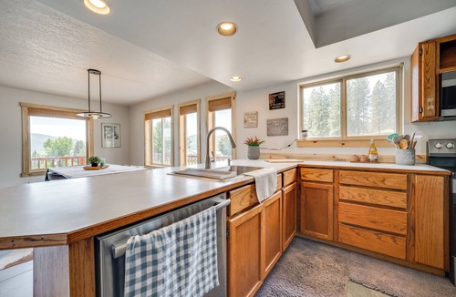 Republic House | Mtn-View Getaway w/Spacious Deck in Republic!