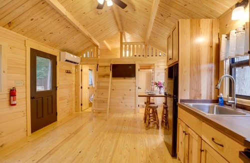 Cowanesque House | Mtn-View Middlebury Center Cabin: Deck & Grill!
