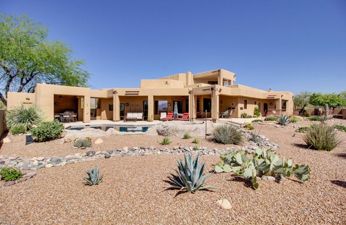 Oro Valley House | Mtn-View Oasis w/Pool, Spa & Gym in Oro Valley!