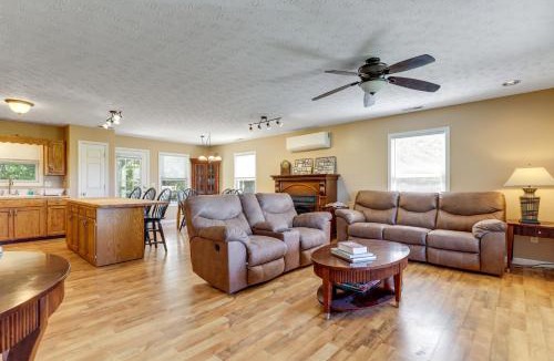 Mohawk House | Mtn View & On-Site Trails! Rural Bybee Retreat