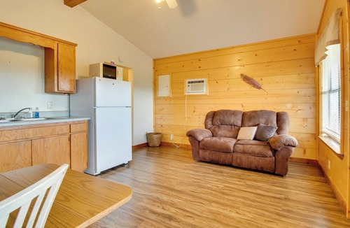 Mountain View Cabin | Mtn-View Porch: Arkansas Cabin Near White River
