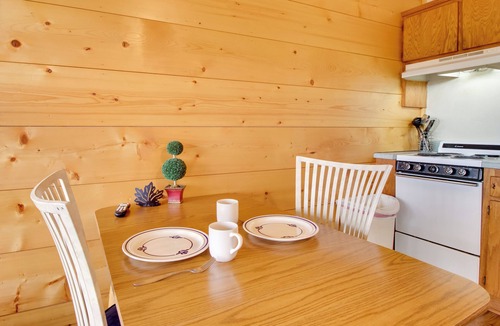 Mountain View Cabin | Mtn-View Porch: Arkansas Cabin Near White River
