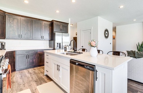 Erda House | Mtn-View Retreat w Large Yard Near Salt Lake!