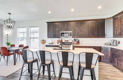 Erda House | Mtn-View Retreat w Large Yard Near Salt Lake!