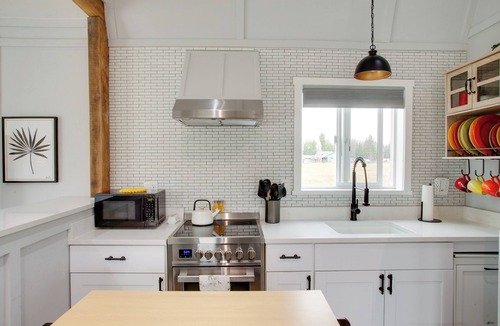 Athol Apartment | Mtn-View Studio 4 Mi to Farragut State Park!