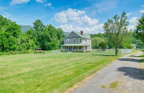 Sharon House | Mtn Views and Idyllic Setting! Clifton Forge Retreat