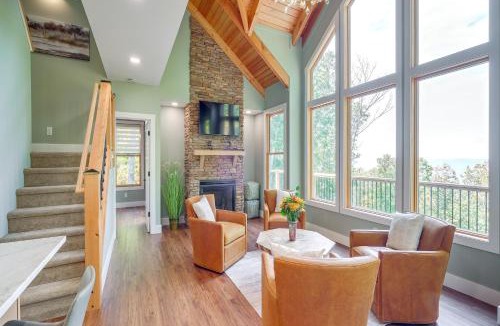 Caldwell House | Mtn Views and Spacious Deck! Modern Caldwell Getaway