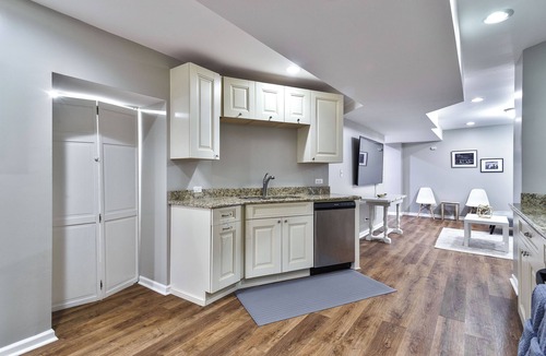 Sheffield Neighbors Apartment | MTR~KingBeds-PetFriendly-FreeParking