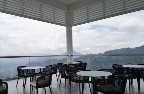 Genting Highlands House | MU Windmill | 360 Skypool Superior Suite