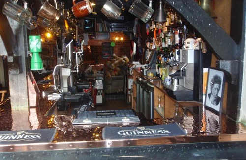 Alfold Hotel | Mucky Duck Inn