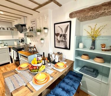 Kirkby Stephen House | Muddy Boots-Arcade Royale