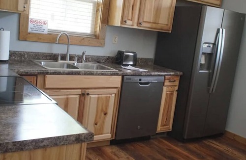 Attica Villa | MUDDY SIDE UP - 3 Bedroom, 2 Bath Villa w/Vaulted Ceiling