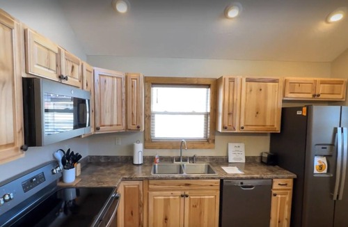 Attica Villa | MUDDY SIDE UP - 3 Bedroom, 2 Bath Villa w/Vaulted Ceiling