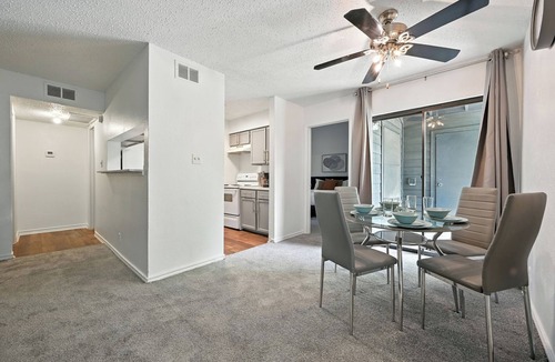 Windsor Park Apartment | Mueller Flats Spacious 2 Bed 2 Bath