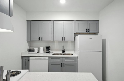 Windsor Park Apartment | Muelller Flats 1613 I Spacious 1 Bed 1 Bath