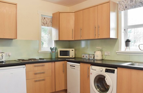 Alford Cottage | Muir Cottage - UK44788