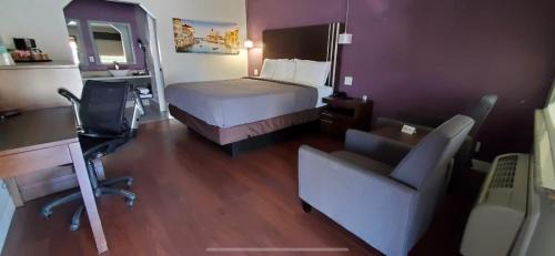 Martinez Hotel | Muir Lodge Motel