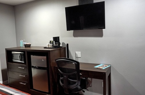 Martinez Hotel | Muir Lodge Motel