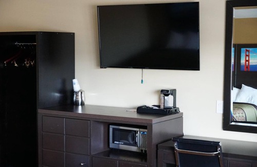 Almonte Hotel | Muir Woods Lodge