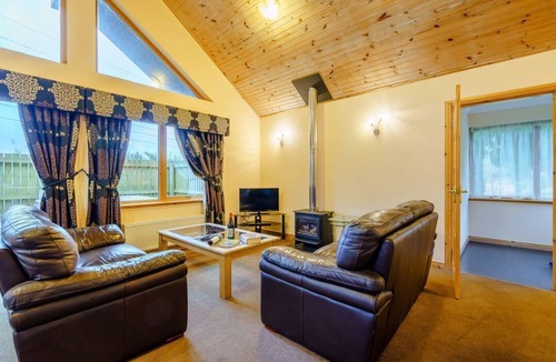 Glenisla Cabin | Muirloch Spa Plus (Pet), Dundee