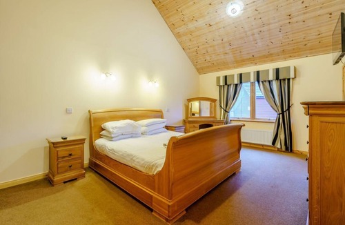 Glenisla Cabin | Muirloch Spa Plus (Pet), Dundee