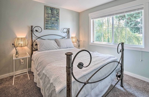 Mukilteo House | Mukilteo Retreat w/ Fire Pit & Ocean Views!